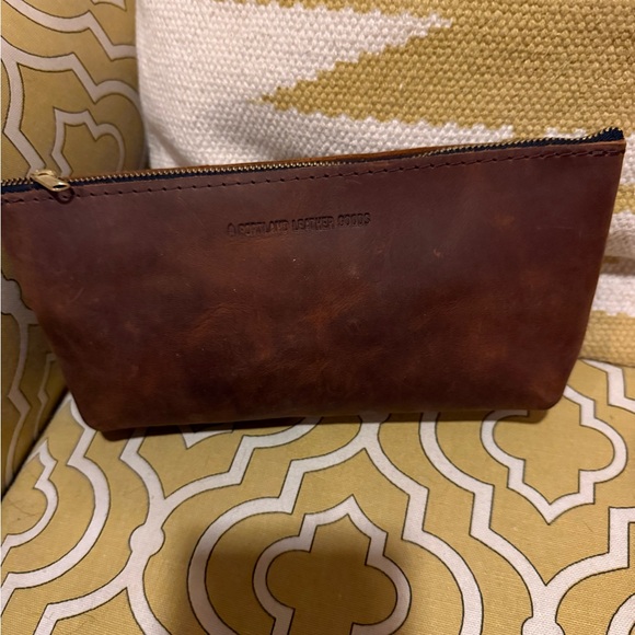 Portland leather utility bag - Picture 2 of 3